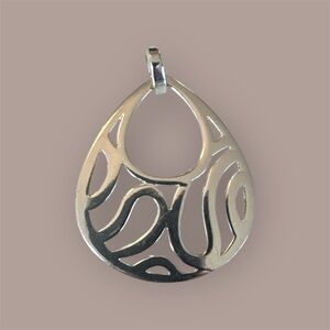 Elegant Silver Teardrop Pendant